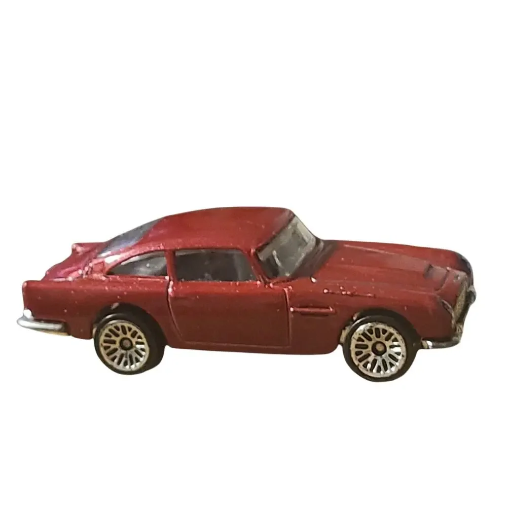 Vintage Mattel Aston Martin 1963 DB5 Year 2013 Made in Malaysia